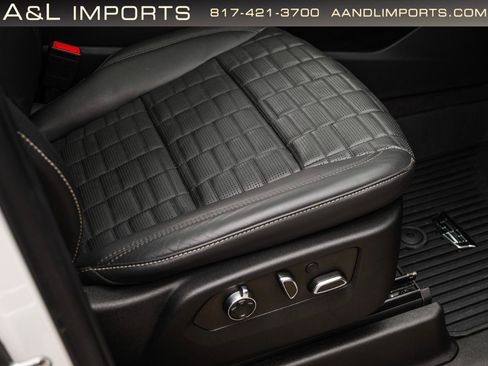 Used 2022 Cadillac Escalade Sport Platinum w/ Heavy-Duty Trailer Package AWD/4WD image 63