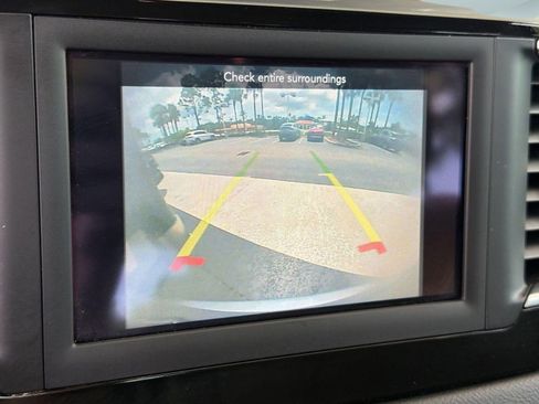 Used 2021 Chrysler Voyager Lxi FWD image 23