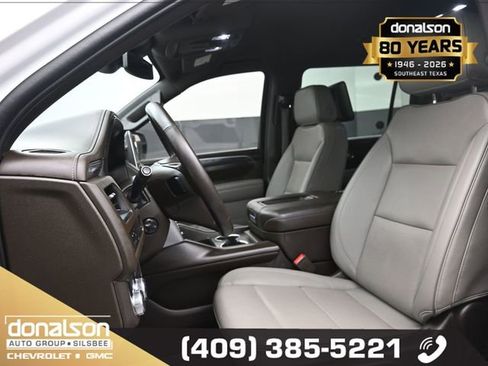 Used 2024 GMC Yukon XL SLT w/ SLT Luxury Package image 9
