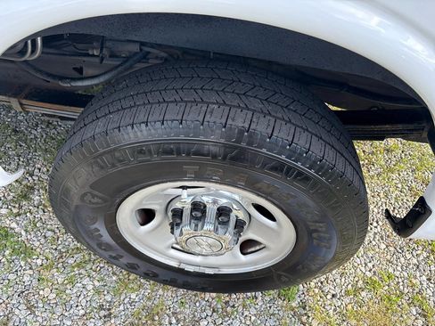 Used 2019 Chevrolet Express 3500 LT w/ LT Preferred Equipment Group RWD image 12