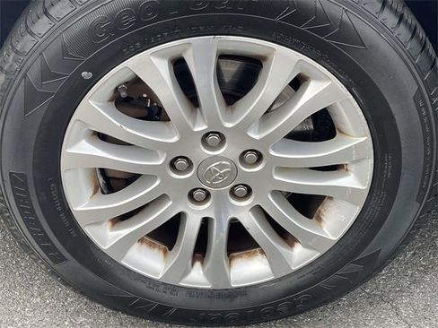 Used 2014 Toyota Sienna XLE image 14