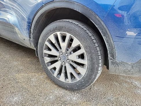 Used 2022 Ford Escape Titanium image 4