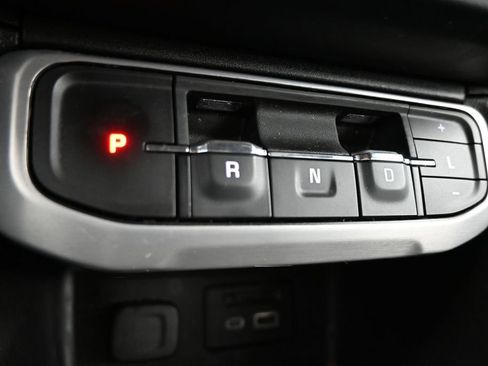 Used 2023 GMC Acadia SLT w/ Preferred Package FWD image 21