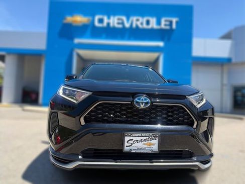 Used 2021 Toyota RAV4 SE w/ Weather & Moonroof Package AWD/4WD image 23