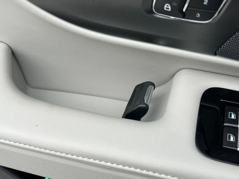 New 2026 Lincoln Nautilus Premier image 24