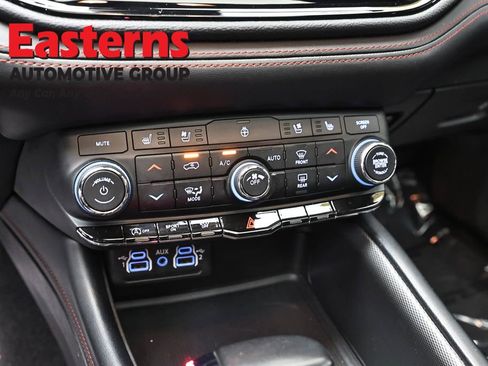 Used 2024 Dodge Durango GT RWD image 20