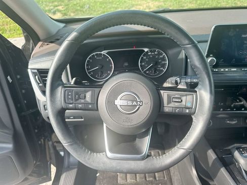 Used 2023 Nissan Rogue SV w/ SV Premium Package image 26