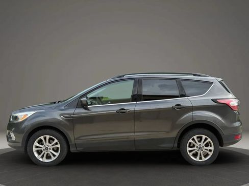 Used 2018 Ford Escape SE FWD image 6