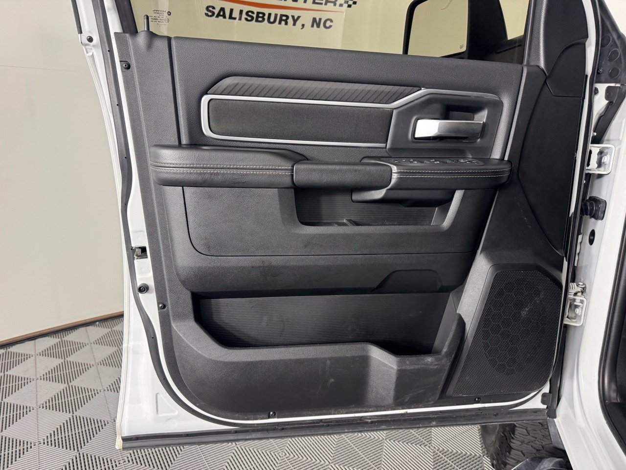 Used 2025 RAM 2500 Big Horn AWD/4WD image 8