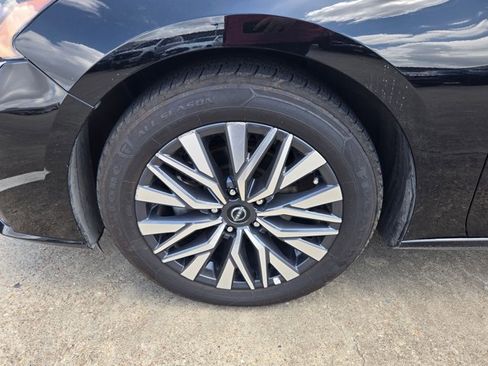 Used 2025 Nissan Altima 2.5 SV image 10