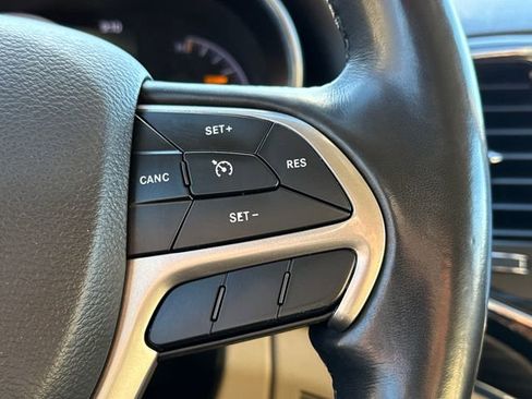 Used 2021 Jeep Grand Cherokee Limited w/ Luxury Group II RWD image 28