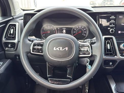 Used 2023 Kia Sorento LX image 20