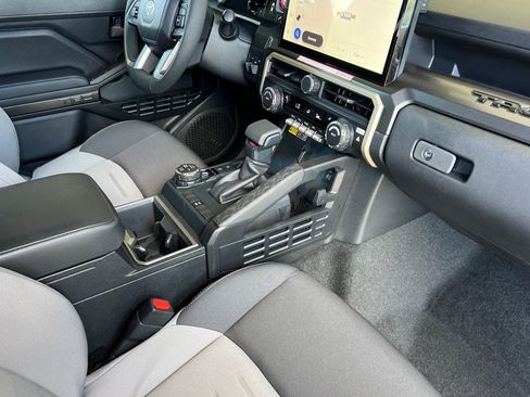 New 2026 Toyota Tacoma TRD Off-Road AWD/4WD image 18