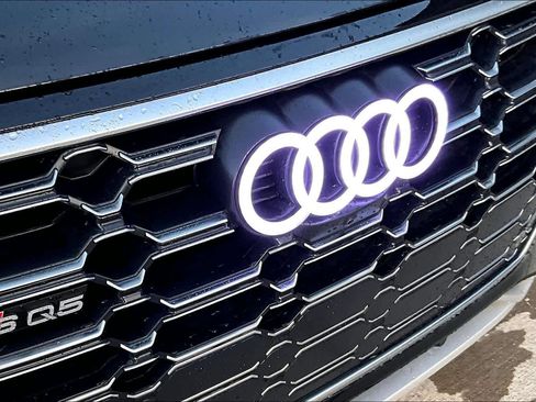 Certified 2025 Audi SQ5 Prestige w/ Prestige Package image 32