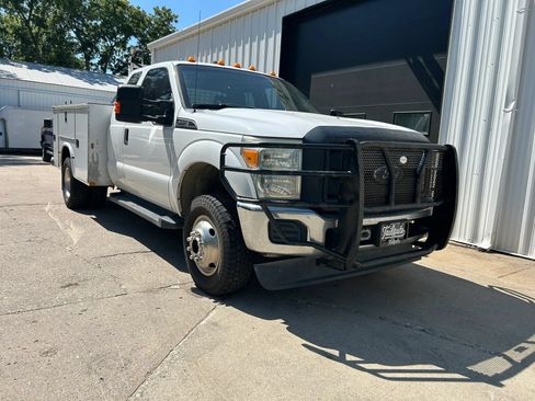 Used 2015 Ford F350 XL w/ Power Equipment Group AWD/4WD image 2