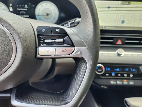 Used 2024 Hyundai Elantra SEL FWD image 29