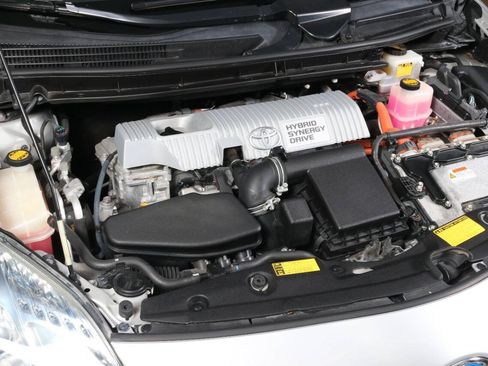 Used 2010 Toyota Prius FWD image 3