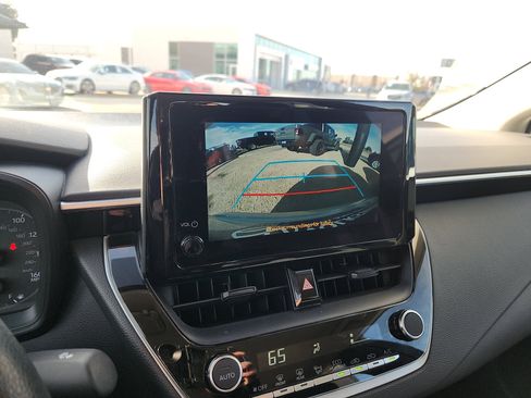 Used 2023 Toyota Corolla LE image 18