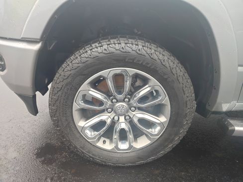 Used 2020 RAM 1500 Laramie w/ Sport Appearance Package AWD/4WD image 6