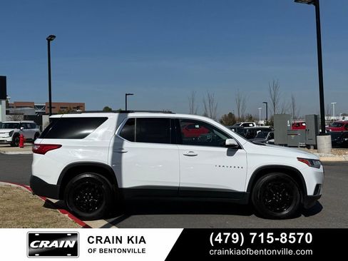 Used 2020 Chevrolet Traverse LT w/ LPO, Floor Liner Package AWD/4WD image 9