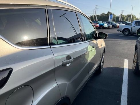 Used 2017 Ford Escape Titanium FWD image 7