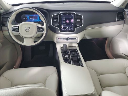 Certified 2025 Volvo XC90 B6 Plus AWD/4WD image 15