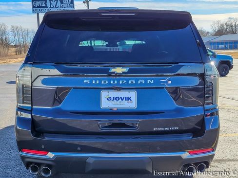 New 2025 Chevrolet Suburban Premier image 5