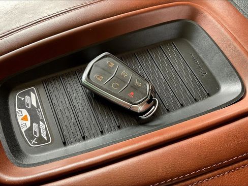 Used 2015 Cadillac Escalade ESV Premium image 35