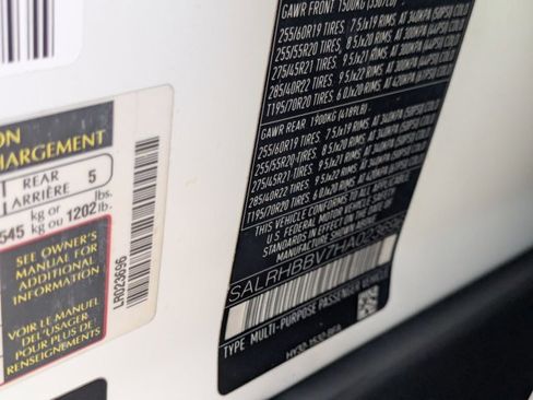 Used 2017 Land Rover Discovery HSE Luxury image 25