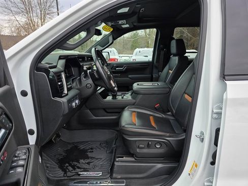 Used 2022 GMC Sierra 1500 AT4 w/ AT4 Premium Package image 18