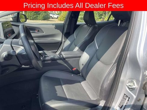 Used 2024 Toyota Prius XLE FWD image 18