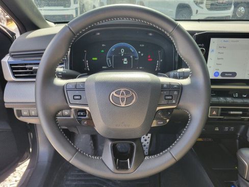 Used 2025 Toyota Camry SE w/ Multimedia Upgrade Package FWD image 15