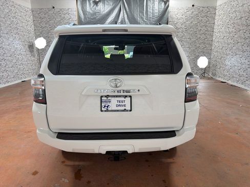 Used 2020 Toyota 4Runner SR5 image 6
