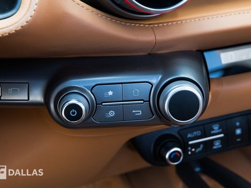 Used 2023 Ferrari 812 GTS Base image 31