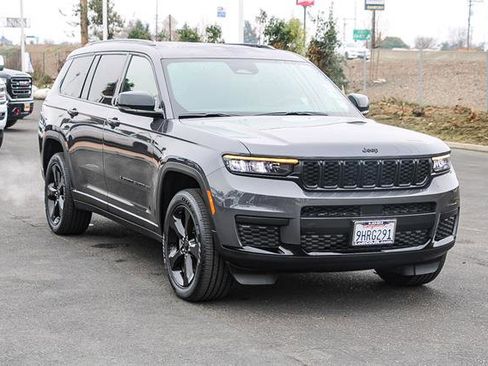 Used 2023 Jeep Grand Cherokee L Altitude image 5