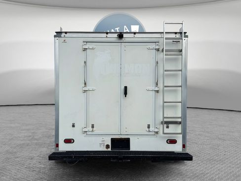 Used 2022 Ford E-350 and Econoline 350 Super Duty w/ Power Windows & Locks Group RWD image 5