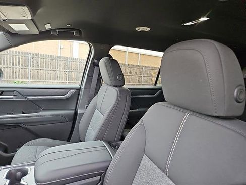 New 2026 GMC Acadia Elevation image 12