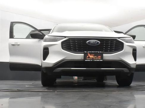 Used 2025 Ford Escape Active image 11