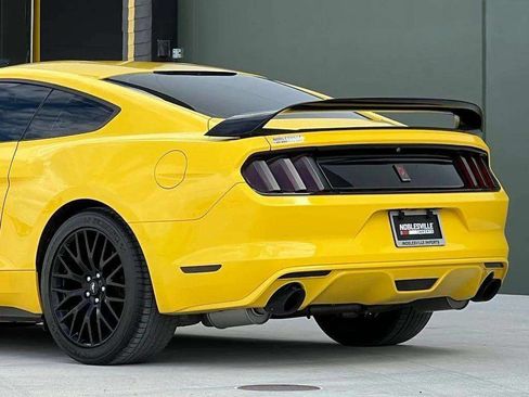 Used 2017 Ford Mustang GT w/ GT Performance Package RWD image 28