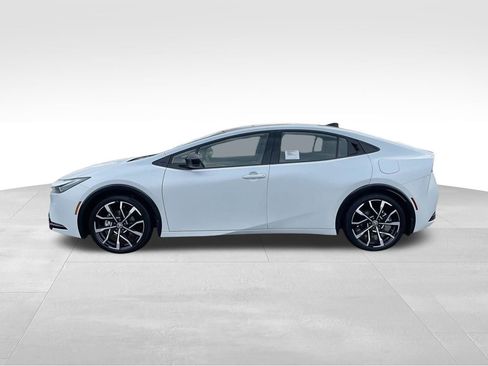 New 2026 Toyota Prius Plug-In Hybrid FWD image 8