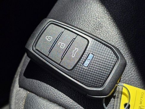 Used 2020 Toyota Camry XSE image 36