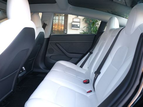 Used 2023 Tesla Model 3 Standard Range image 34