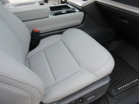 New 2026 Ford Expedition Max Active image 24