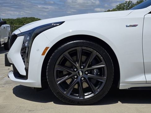 Used 2025 Cadillac CT5 V RWD image 10