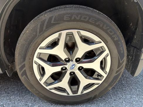 Used 2019 Subaru Forester Premium w/ All-Weather Package AWD/4WD image 11