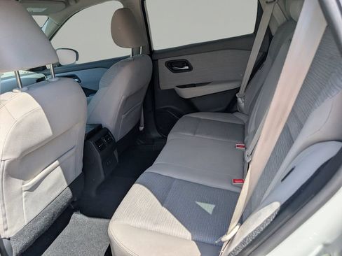 Used 2021 Nissan Rogue SV FWD image 14