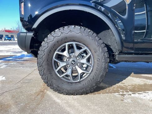 New 2025 Ford Bronco Badlands image 16