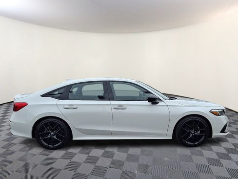 Used 2023 Honda Civic Sport image 8