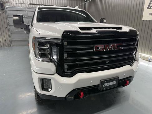 Used 2022 GMC Sierra 2500 AT4 w/ AT4 Premium Plus Package AWD/4WD image 10