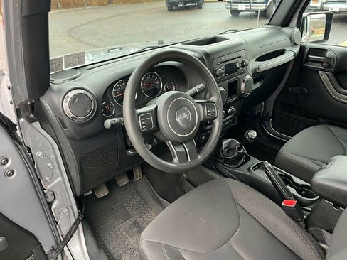 Used 2018 Jeep Wrangler Sport image 33